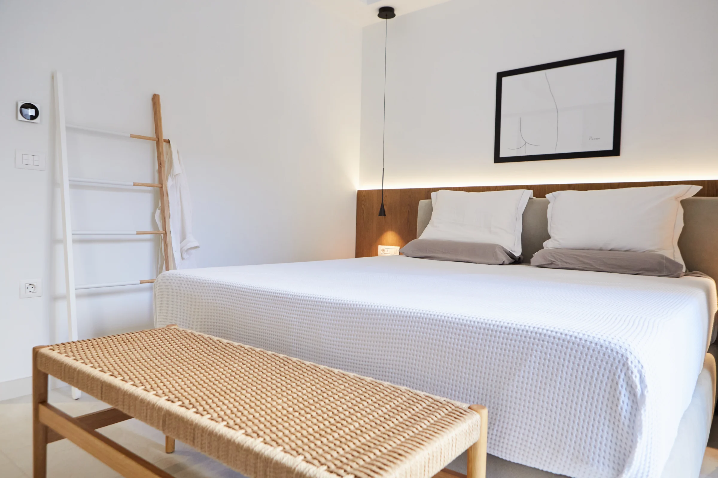 Kolonaki Apartment — image 3