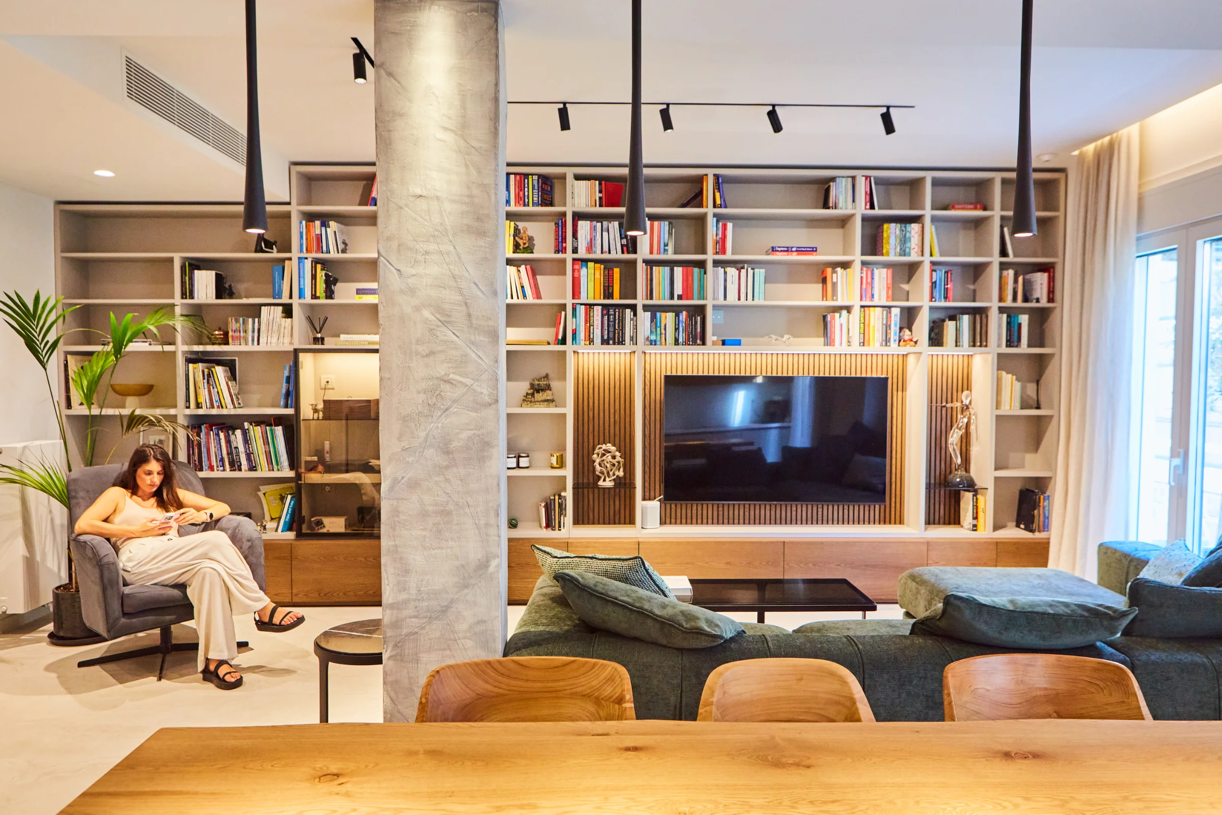 Kolonaki Apartment — image 2