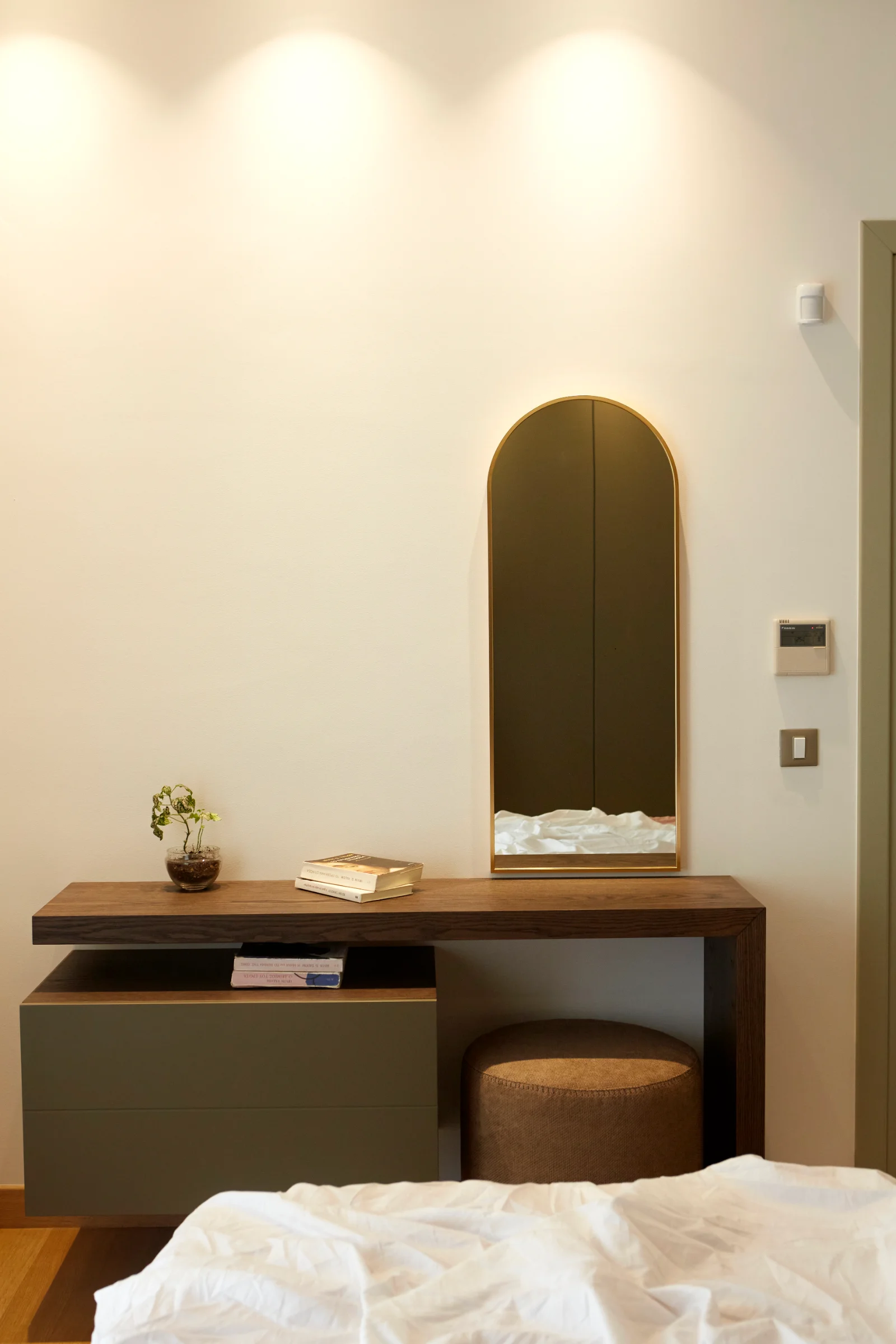Ilioupoli Residence — image 2